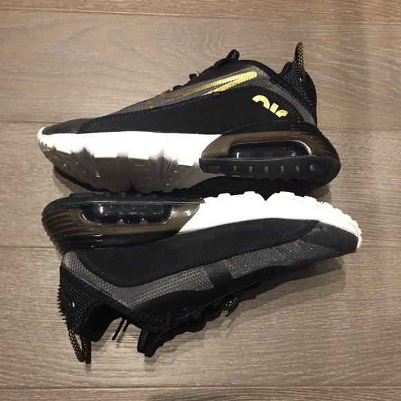 Nike Air Max 2090 Women's Sneakers - NWOT - Picture 3 of 8